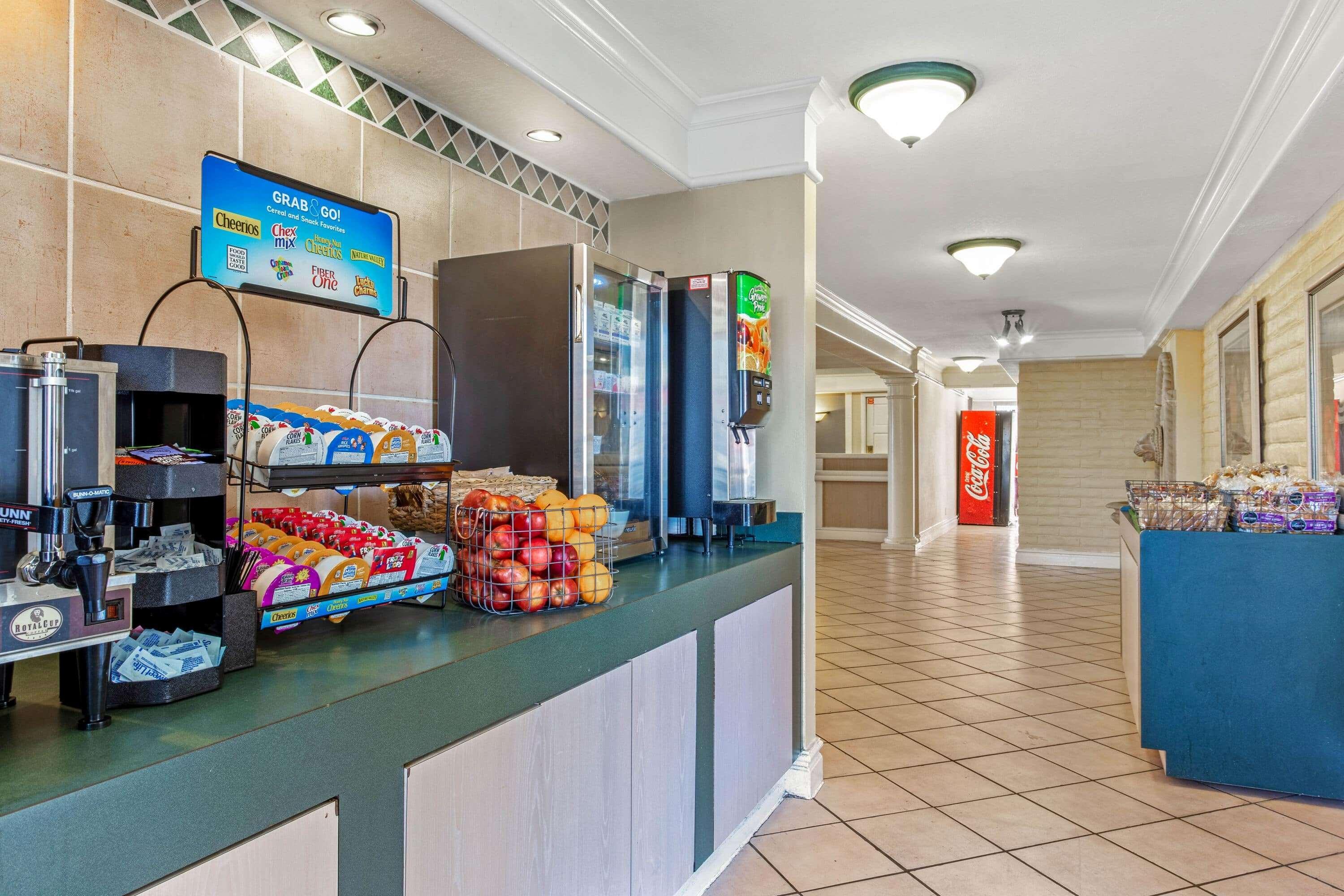 La Quinta Inn By Wyndham Tampa Bay Pinellas Park Clearwater Exterior foto