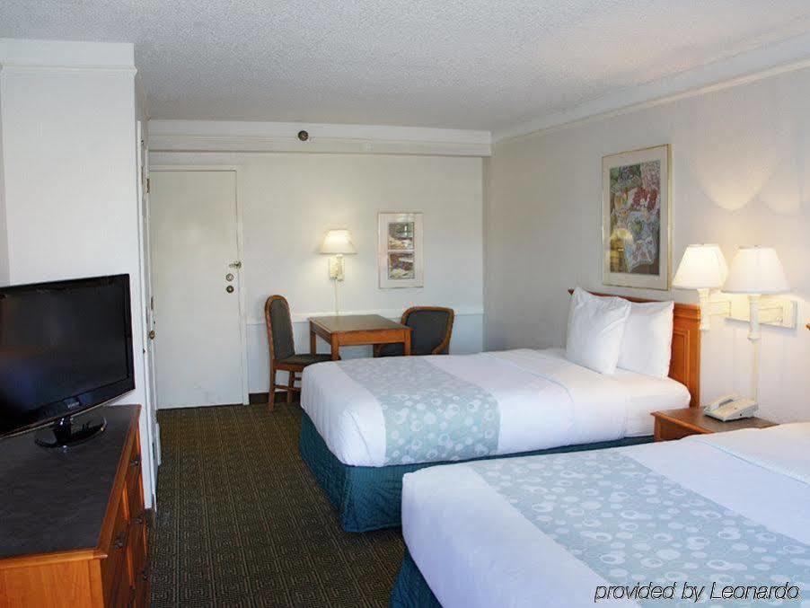 La Quinta Inn By Wyndham Tampa Bay Pinellas Park Clearwater Exterior foto